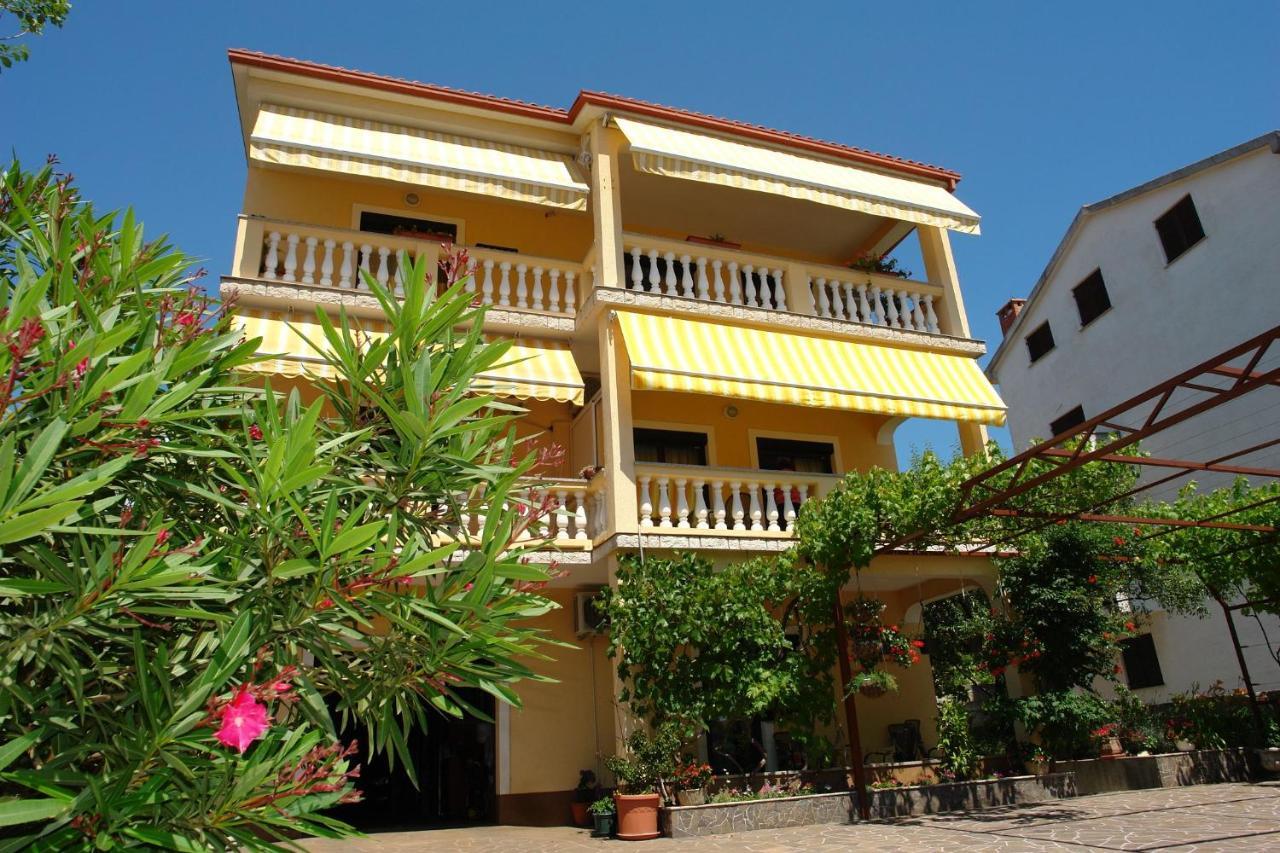 Apartment Nevelina Selce Esterno foto